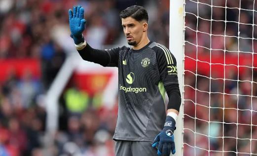 Altay Bayindir dang la thu mon so 1 cua MU.