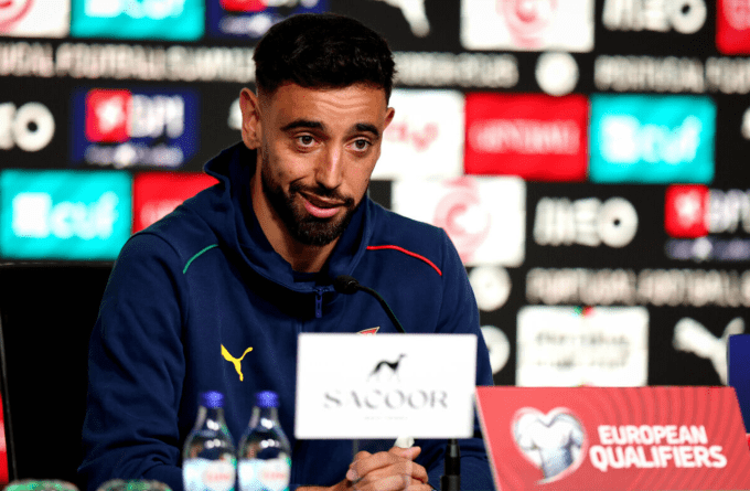 Bruno Fernandes phát biểu trong buổi họp báo trước trước trận Bồ Đào Nha gặp Ireland ở lượt ba bảng F vòng loại World Cup 2026 - khu vực châu Âu tại sân Jose Alvalade, Lisbon. Ảnh: Inpho