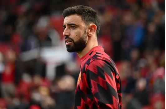 Bruno Fernandes len tieng ve tin don muon roi MU.