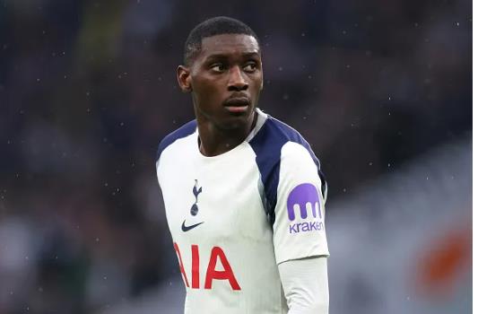 Erik ten Hag chon Randal Kolo Muani chu khong phai Rasmus Hojlund.