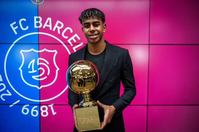 Yamal giành giải Cậu Bé Vàng năm 2024. Ảnh: FCB