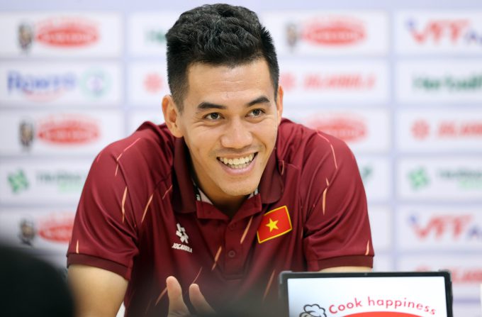 Tiền đạo Nguyễn Tiến Linh họp báo trước trận Nepal - Việt Nam, sân Thống Nhất, TP HCM chiều 13/10 tại vòng loại cuối Asian Cup 2027. Ảnh: Đức Đồng