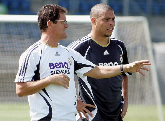 HLV Fabio Capello (trái) và Ronaldo Nazario thời còn cùng phụng sự Real Madrid. Ảnh: Real Madrid FC