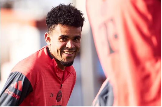 Liverpool bị chỉ trích dữ dội vì bán Luis Diaz ở Hè 2025. Liverpool bi chi trich du doi vi ban Luis Diaz o He 2025.